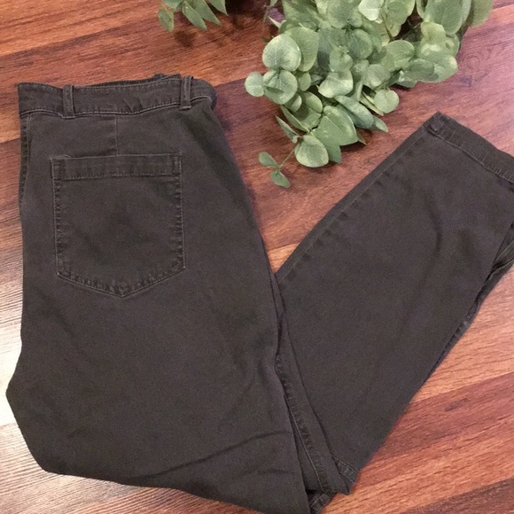 GAP Pants - GAP olive green ankle zip pants size 10